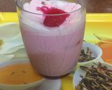 A picture of step 2 of Milkrose with Gulkand icecream.