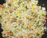 Foto langkah ke 4 dari resep Nasi Goreng Hongkong.
