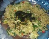 Foto langkah ke 4 dari resep Indomie goreng cabe ijo.