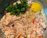 Foto langkah ke 3 dari resep Ayam udang egg roll.