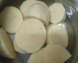 Gambar langkah 1 resipi Boxty Irish Potato Pancakes.