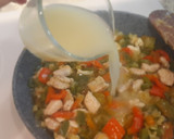 Foto del paso 3 de la receta: Guiso de pavo con pimientos