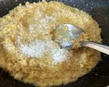 A picture of step 3 of Cracked Dryfruit Wheat Halwa.