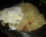 Foto langkah ke 4 dari resep Indomie Telur Rebus.