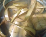 Foto langkah ke 4 dari resep Ketupat metode 5.30.7.