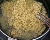 Foto langkah ke 1 dari resep Mie Goreng Telur Acak simpel enak.