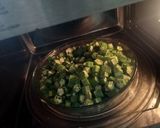 A picture of step 3 of Besan Bhindi.