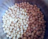 Foto del paso 3 de la receta: Potaje de garbanzos con acelgas tiernas y doble sofrito