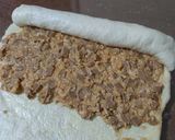 Foto langkah ke 4 dari resep Pizza Roll.