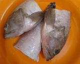 Foto langkah ke 1 dari resep Ikan kuah kuning pedas.