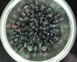 A picture of step 1 of Pulpy Grape Shot.