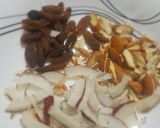 A picture of step 1 of Suji ka halwa.