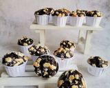 Gambar langkah 6 resipi Mini Chocolate Muffin.