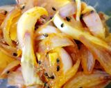 A picture of step 5 of Onion pickle.