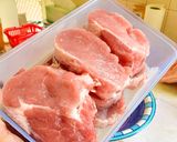 Foto langkah ke 1 dari resep Pork Chops Mushroom Sauce.