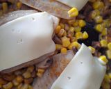 Foto del paso 4 de la receta: Tilapia con queso, champiñones y maíz