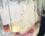 A picture of step 1 of 🍎 Raspberry Apple Smoothie with Bananas 🍌.