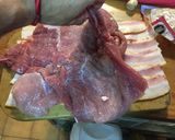 Foto del paso 2 de la receta: Chanchito Enrollado con Tocino Crocante