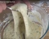 A picture of step 3 of Spätzle.