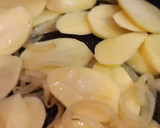 Foto del paso 8 de la receta: Rollitos de pollo con pesto de avellanas sobre cama de patatas