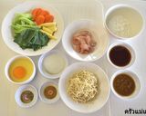 รูปขั้นตอนการทำที่ 1 ของ ราดหน้าไก่ หมี่กรอบ ไข่ดาว