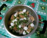 Hình bước làm 4 của món Thịt kho nước dừa, đậu hủ, trứng cút