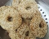 Foto langkah ke 7 dari resep Donat Pisang Wijen.