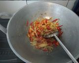 Foto langkah ke 3 dari resep Tumis Jamur Tiram Pedas.
