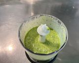 Une image de l'étape 7 de Sauce Salade Épicée à la Coriandre et Ail Frais Confit.