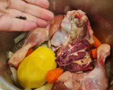 Foto del paso 4 de la receta: Caldo de pollo