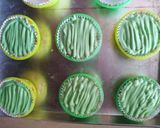 Foto langkah ke 3 dari resep Bolu Kukus Semangka.