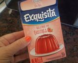Foto del paso 1 de la receta: Refresco súper proteico. (Frutilla y limón) de gelatina frutal