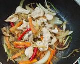 รูปขั้นตอนการทำที่ 5 ของ ไก่ผัดขิง