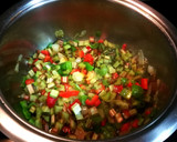 Foto del paso 2 de la receta: Sopa de patatas con hojas de remolacha - vegano