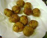 A picture of step 3 of KanchKolar Kofta Torkari (Raw Banana Kofta Curry).