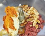 Foto langkah ke 2 dari resep Corned Beef Butter Spread.