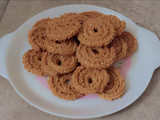 ચકરી (Chakri Recipe In Gujarati)