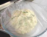 A picture of step 5 of Scallion (Spring Onion) cream Crackers.
