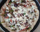 A picture of step 5 of Chicken pizza.