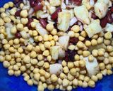 A picture of step 4 of Chana Chaat.
