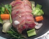 Foto del passaggio 3 della ricetta Stracotto di manzo con cipolline Borettane e purè di patate prezzemolate