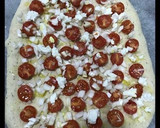 Foto del paso 8 de la receta: Focaccia con tomates cherry, cebolla y rulo de cabra