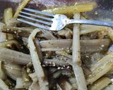 Foto del paso 2 de la receta: Milanesas de bastoncitos de acelga