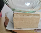 Foto del paso 2 de la receta: Tofu especiado sobre colchón de arroz blanco (sin salsa de soja)