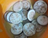 A picture of step 1 of Baingan pudina-chawal ke pakode.