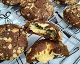 Foto langkah ke 6 dari resep Choco Soft Cookies with Cheese Filling.