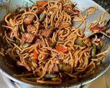 কলকাতা স্টাইলে চিকেন চাউমিন (kolkata style chicken chow mein recipe in bengali) রেসিপির ধাপ 7 ছবি