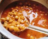 A picture of step 4 of Chickpea curry (chana masala curry).