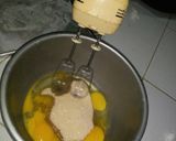 Foto langkah ke 2 dari resep Sponge cake and biscuit Kisses.
