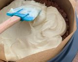 A picture of step 5 of Mini egg white chocolate cheesecake 🥚.
